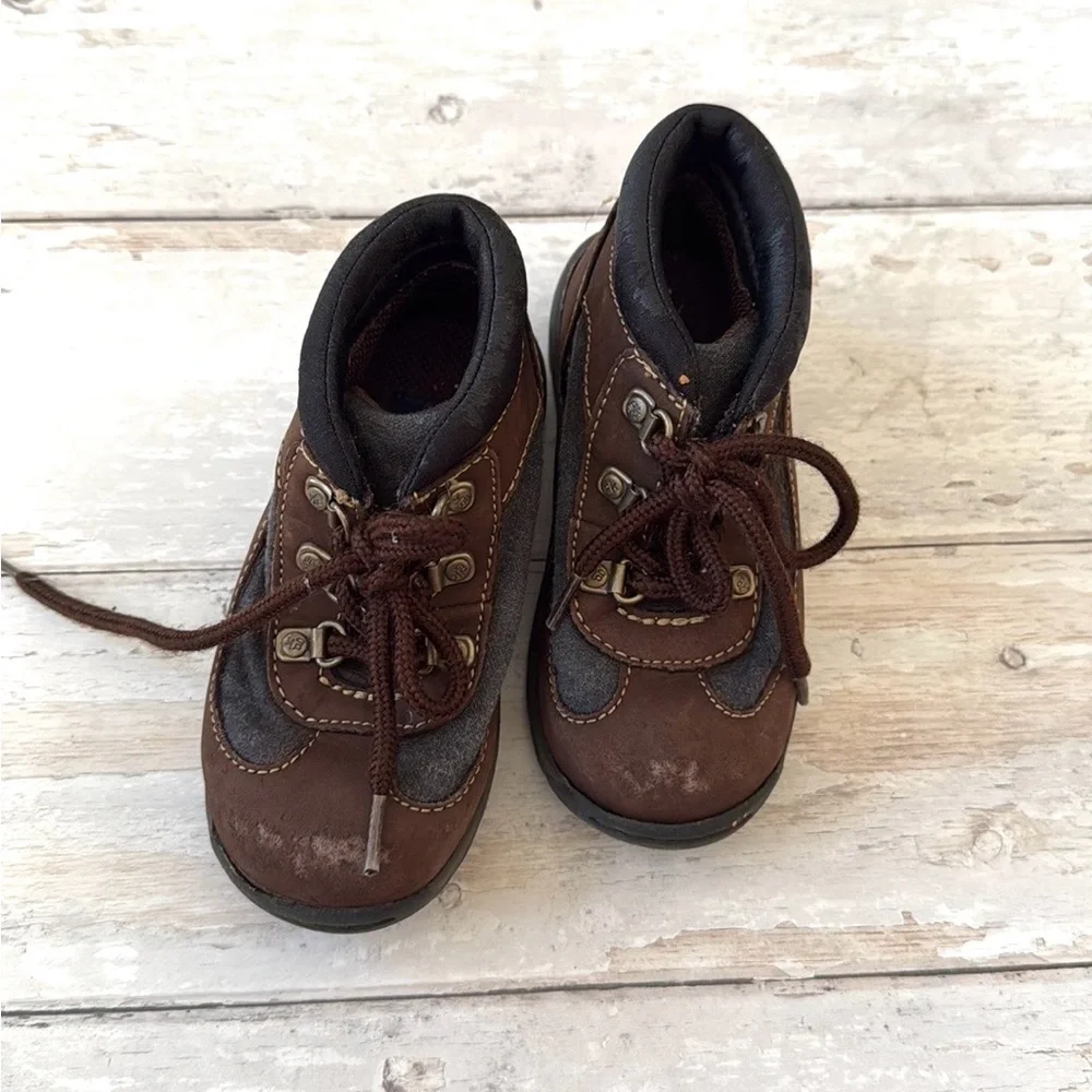 Boys Size 8 Leather Hiking Boots Kids Toddler Shoes OshKosh Genuine Kids Brand